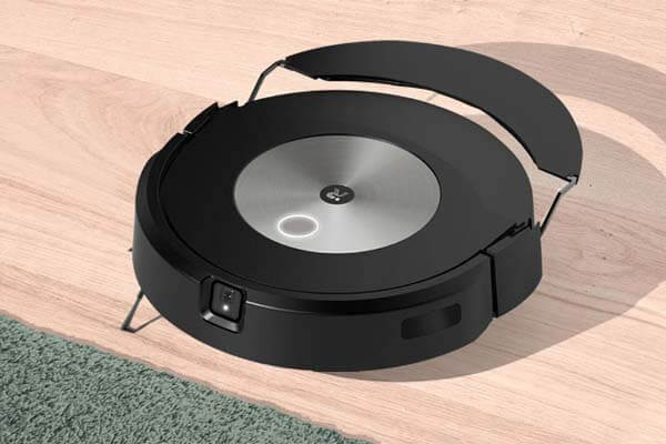 Roomba Combo j7+ levantando la visera